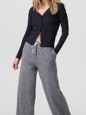 Vuori halo essential wide leg- heathered grey